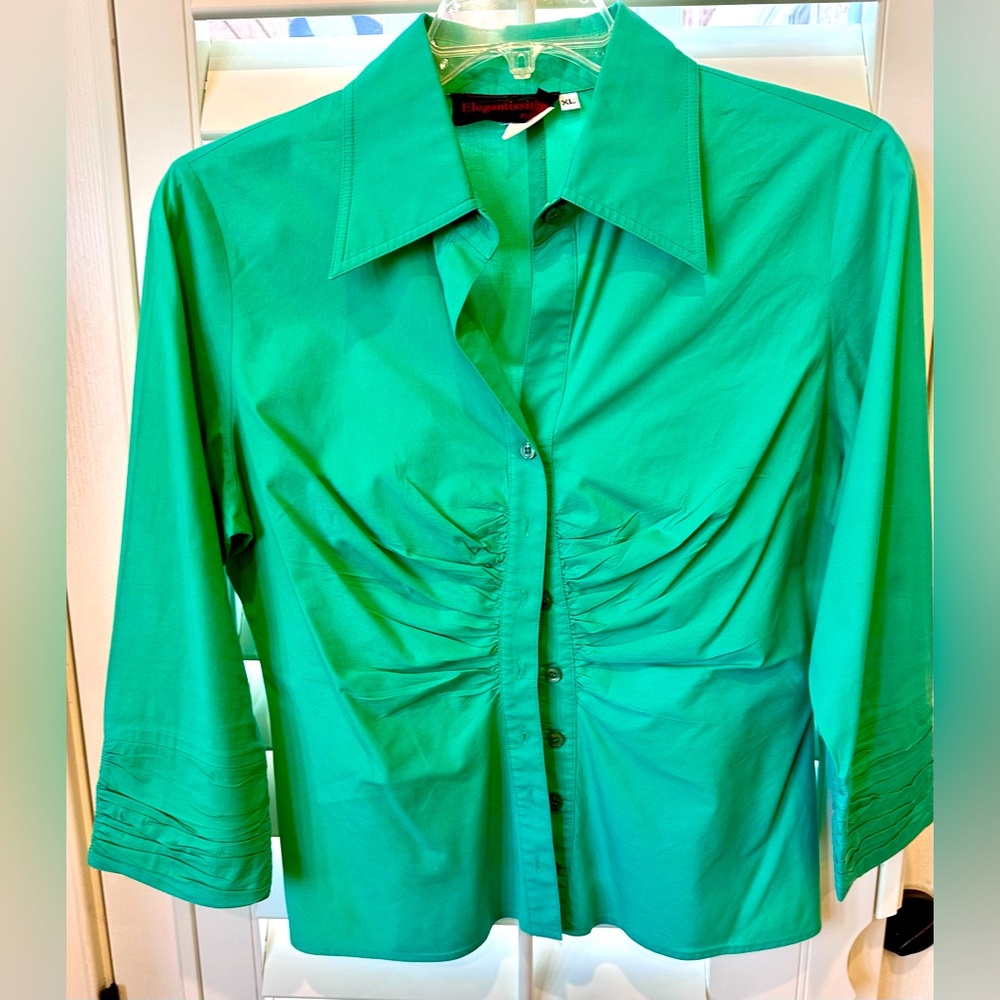 Elegantissimo Fireze Blouse w/Front Buttons. Shirred Front & Cuffs 3/4 Sleeves